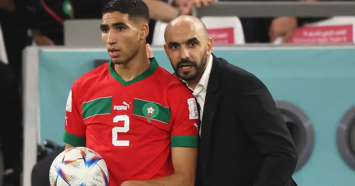 أشرف حكيمي يؤكد أنه جاهز لتمثيل المغرب.. والركراكي يثير الغموض