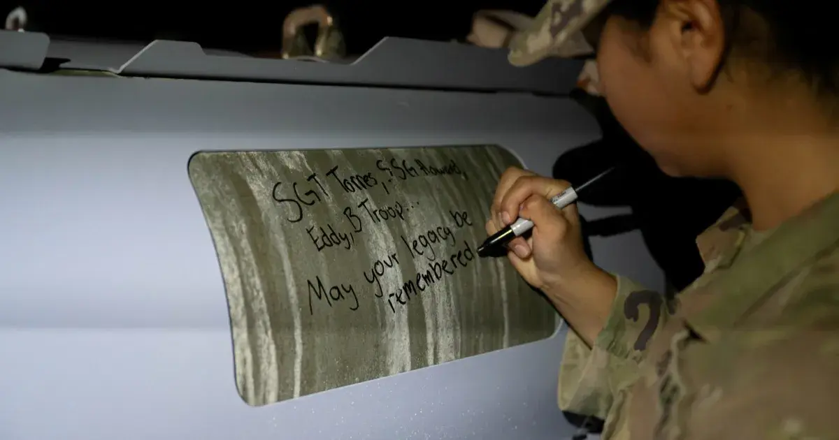 "سينتكوم": عملية "عين الصقر" قصفت 70 هدفاً لـ"داعش" وسط سوريا