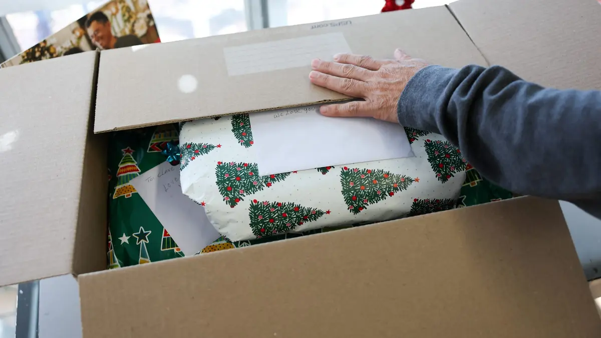 إتيكيت الهدايا.. نصائح أساسية قبل تقديم أي هدية