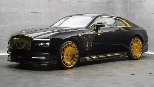 بلمسات ذهبية خالصة.. أفخم رولز رويس سبيكتر من MANSORY