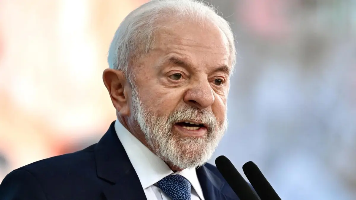 رئيس البرازيل يقول إن أي تدخل أمريكي مسلح في فنزويلا سيكون "كارثة إنسانية"