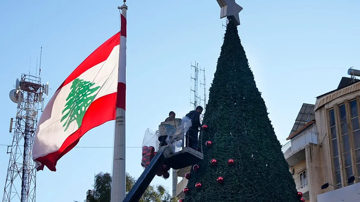 "لا أتشبّه بالكفار".. فيديو لطالبات قاصرات حول الاحتفال بعيد الميلاد يشعل سجالًا واسعًا في لبنان