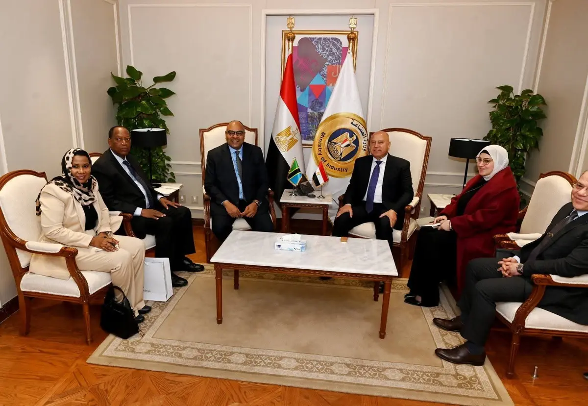 وزير الصناعة يبحث تعزيز التعاون المصري التنزاني - أموال الغد