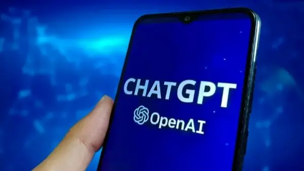 OpenAI تشدد قواعد ChatGPT لحماية المراهقين من أخطار خفية