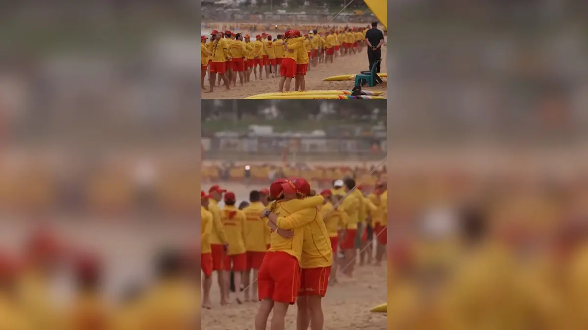 رجال إنقاذ يصطفون على شاطئ بوندي في وقفة حداد بعد الهجوم الدامي