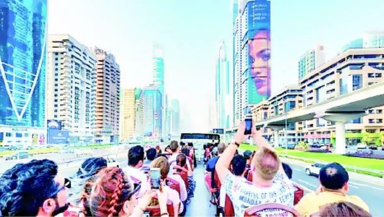 دبي وجهة مفضلة لجيل «زد» تمزج بين الحداثة والتجارب الحديثة