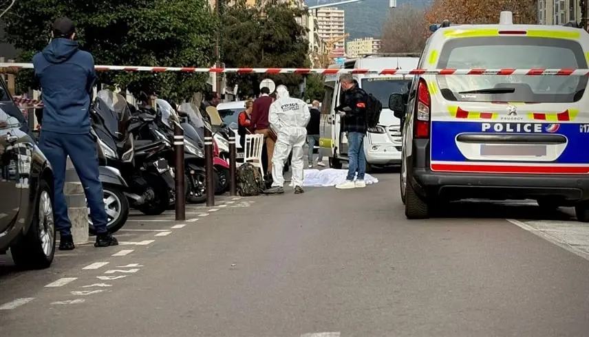 هدد المارة.. الشرطة الفرنسية تقتل رجلاً مسلحاً بسكين