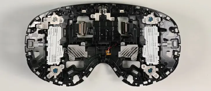 تفكيك نظارة Samsung Galaxy XR يكشف عن تصميم داخلي غير تقليدي وبنية لافتة