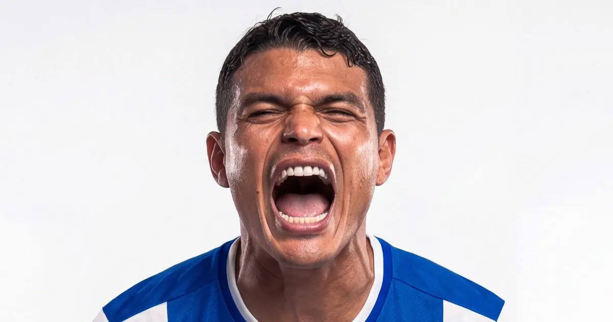 تياغو سيلفا "العجوز" يعود إلى بورتو بعد عقدين "بحثاً عن المجد"