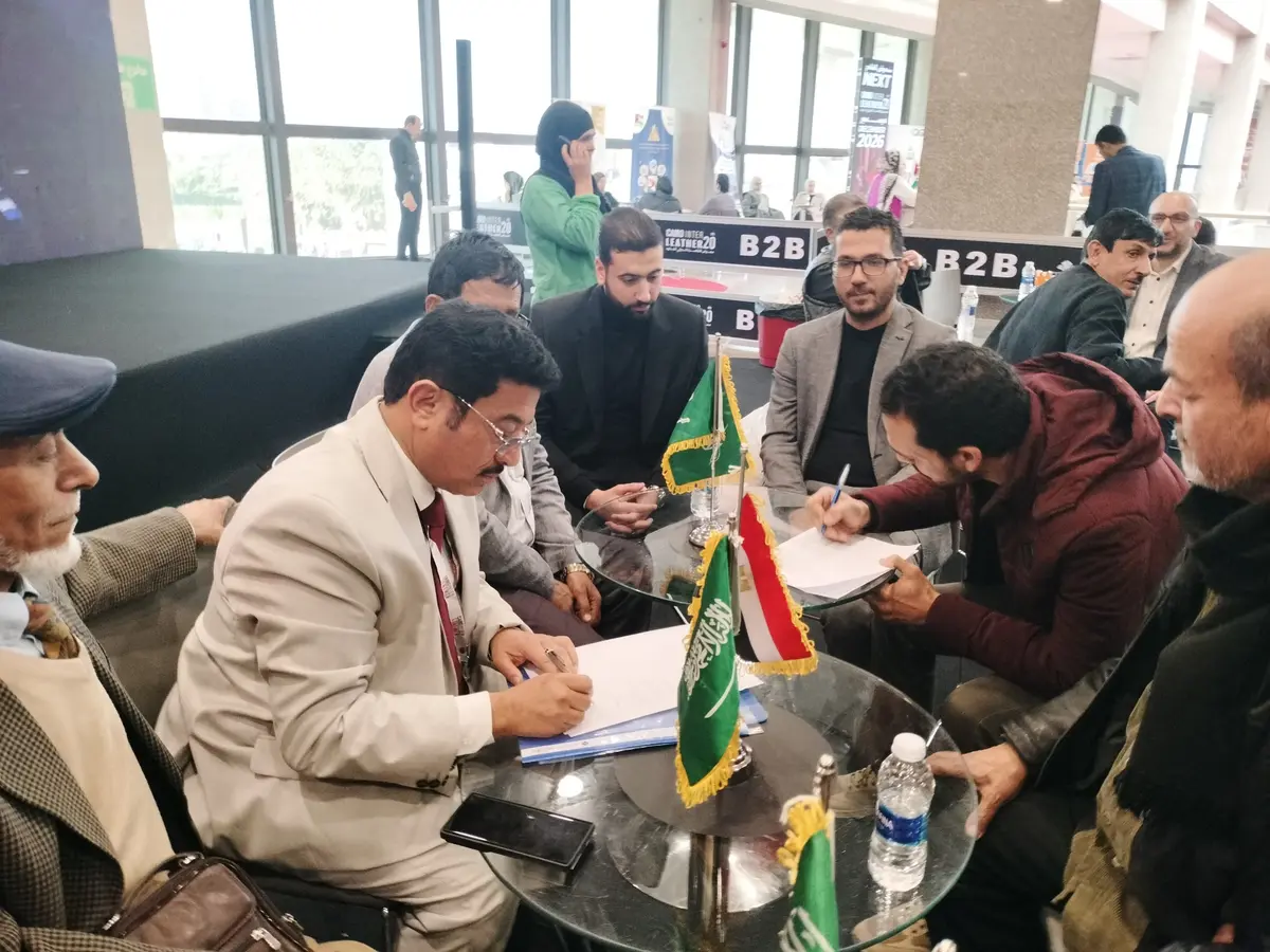 «إعداد الحرفيين» السعودية تتعاون مع مدبغة «الزنون» لتوطين صناعة جلود الإبل في مصر بطاقة 1.2 مليون قدم سنويا - أموال الغد