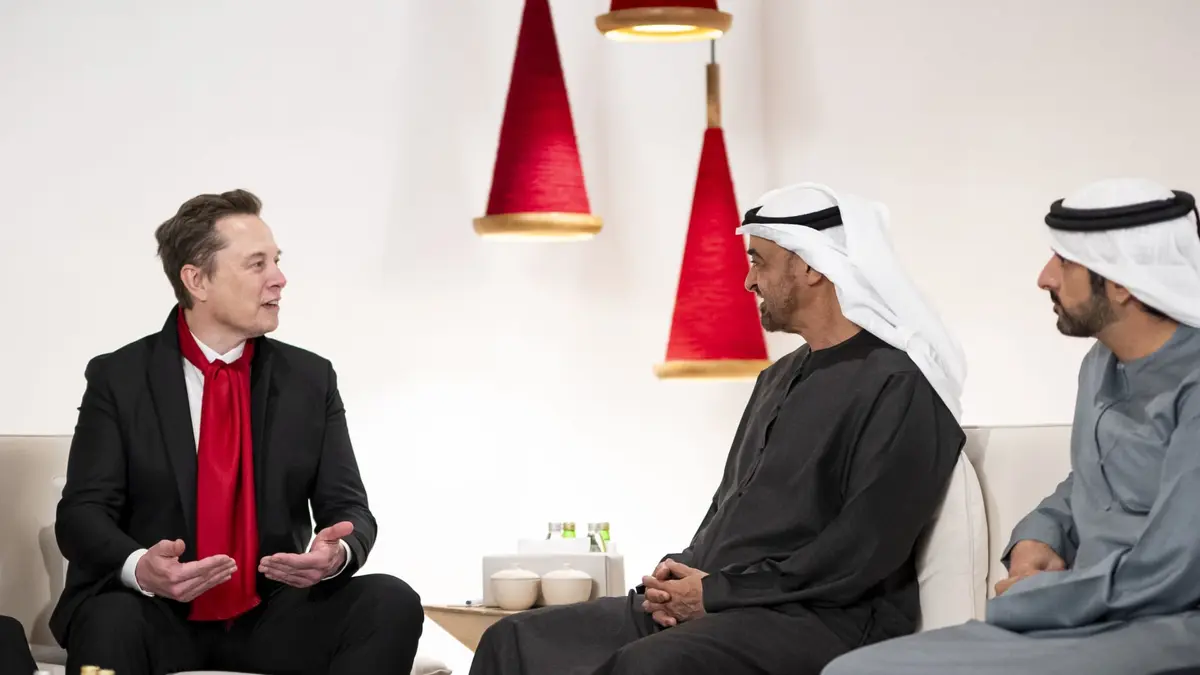 محمد بن زايد يبحث مع إيلون ماسك مستقبل الذكاء الاصطناعي