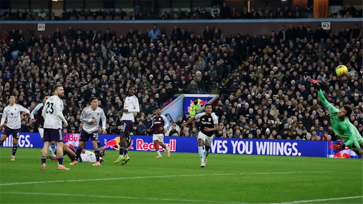 أستون فيلا يهزم مانشستر يونايتد ويواصل ملاحقة السيتي وآرسنال في الدوري الإنجليزي