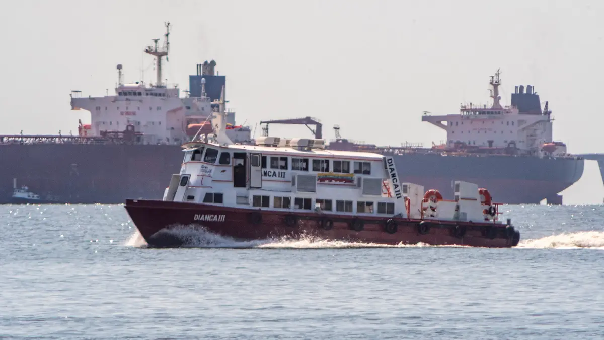 مسؤول أمريكي: خفر السواحل يلاحق سفينة اعترضها قرب فنزويلا