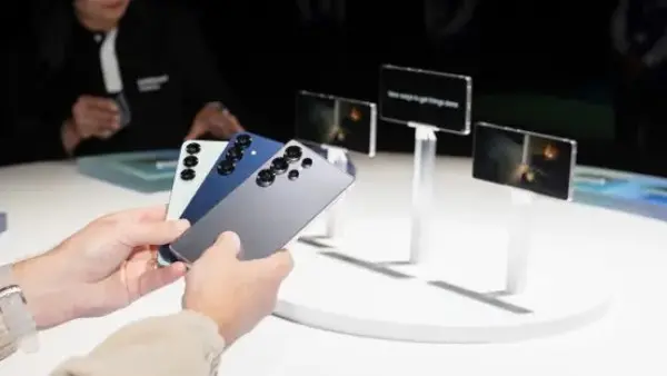 عودة إلى التقاليد .. تسريبات ترجح إطلاق سلسلة Samsung Galaxy S26 في فبراير