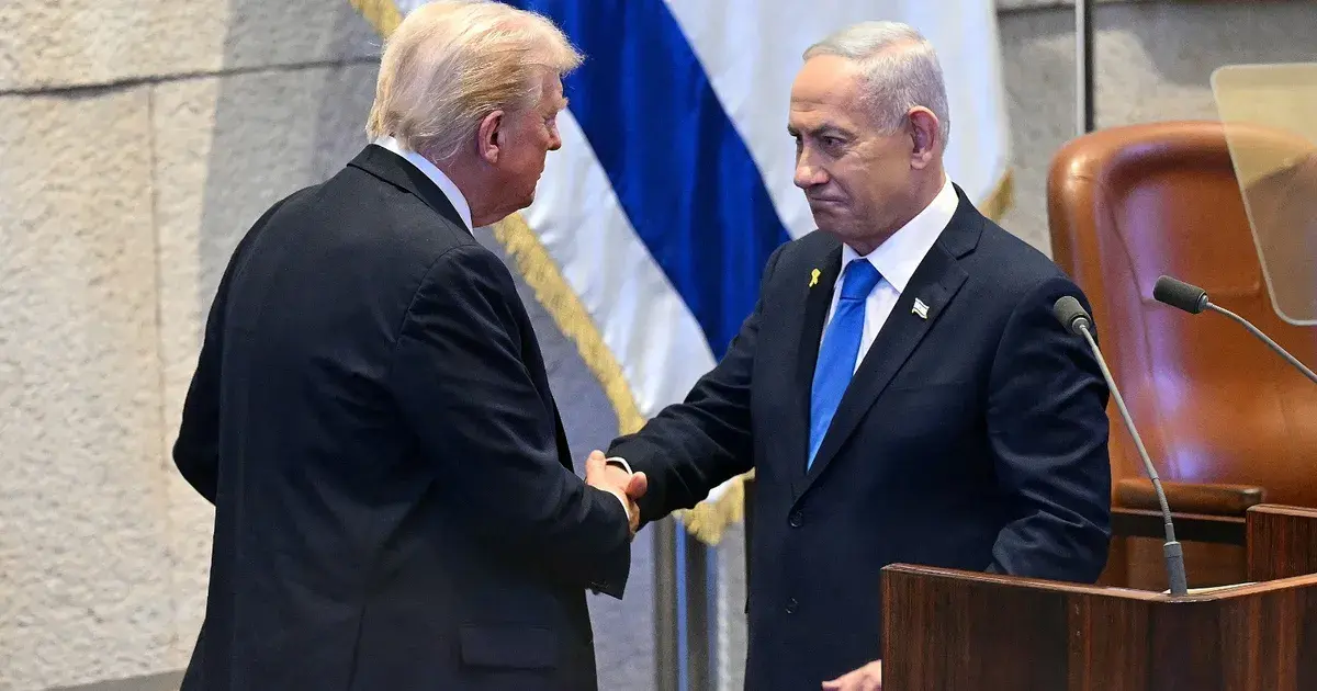 إسرائيل تعد ملفاً استخباراتياً عن إيران لتقديمه لترمب.. ماذا سيتضمن؟