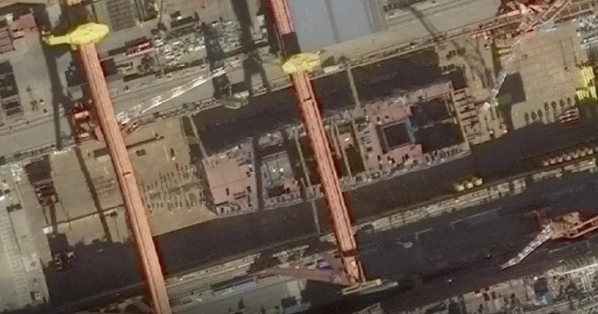 هل بدأت الصين بناء أول حاملة طائرات تعمل بالطاقة النووية؟