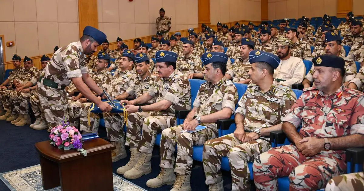 سلاح الجو العُماني يدشن منظومات ومعدات عسكرية