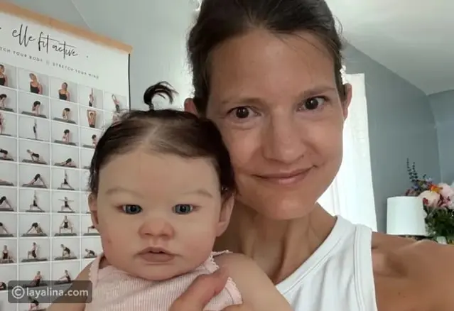 صانعة محتوى أمريكية تحقق ثروة كبيرة بسبب فيديوهات مع أطفال غير حقيقيين