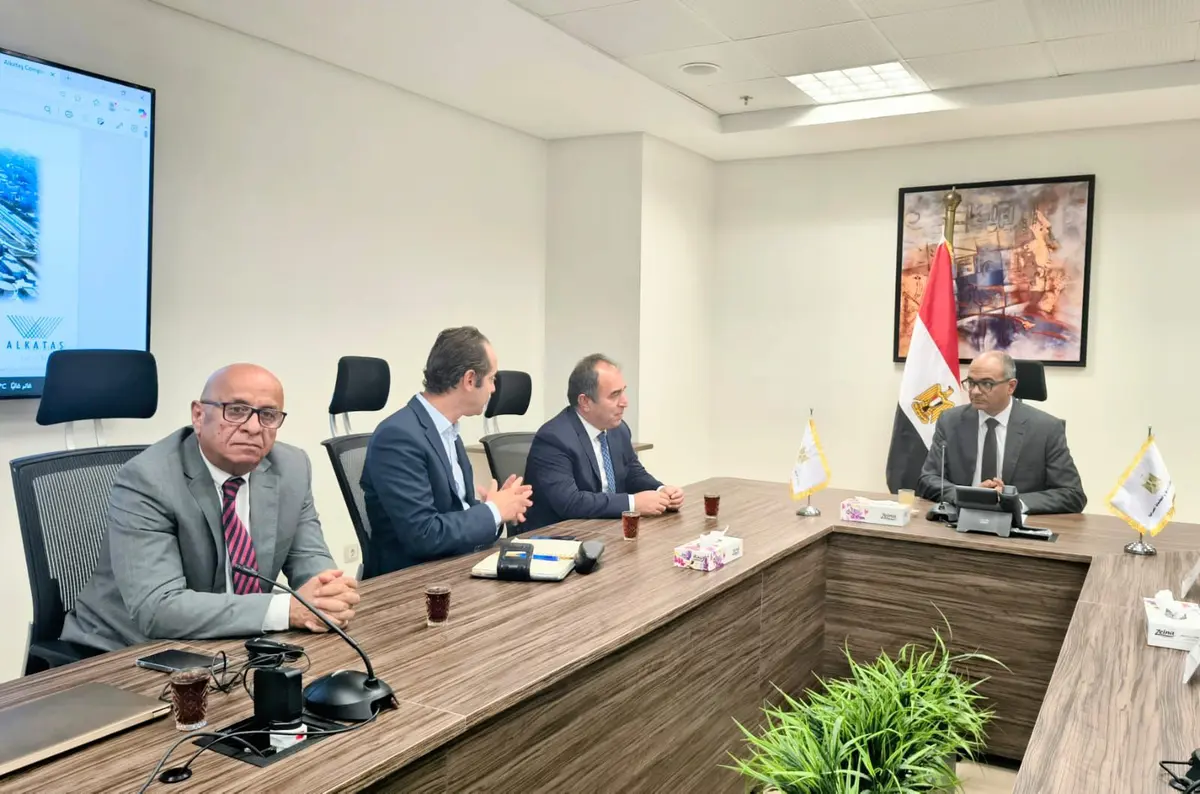 نائب وزير الإسكان يبحث فرص التعاون مع مسئولي إحدى الشركات التركية - أموال الغد