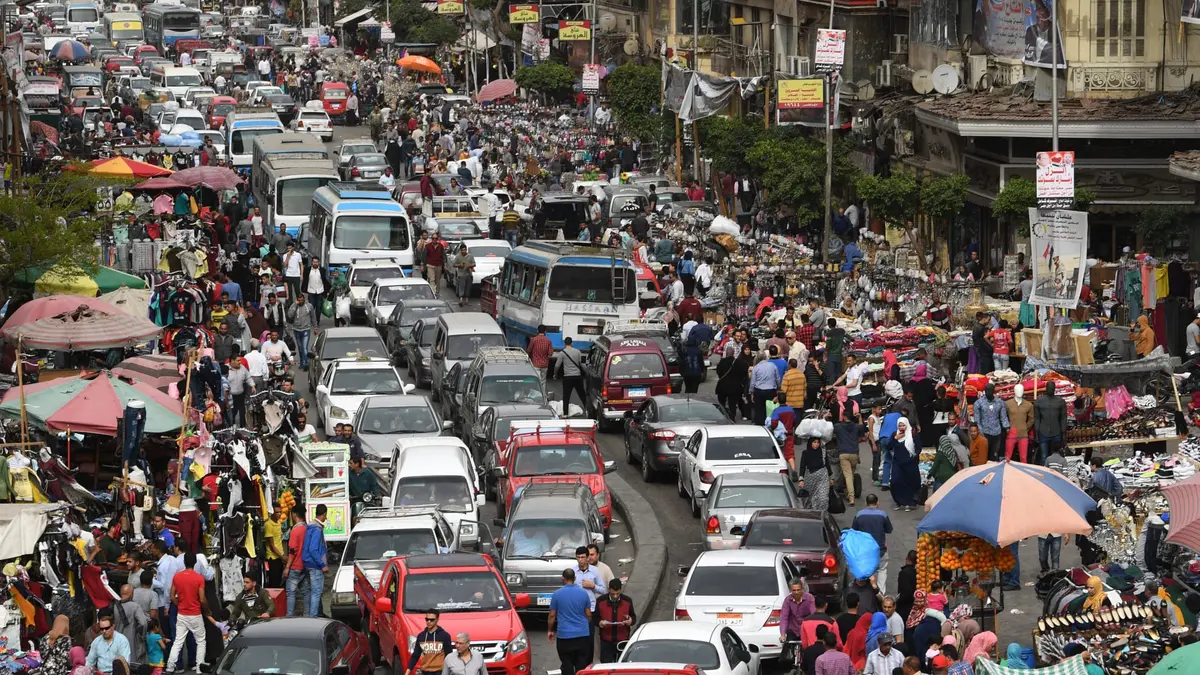 مصر.. تحرك لتنظيم سوق "ملابس البالة" بعد شكاوى تجار ومصنعين