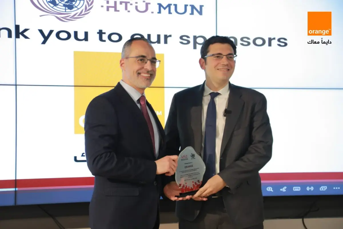 هاشتاق عربي - الرئيس التنفيذي لأورنج الأردن يشارك في ختام مؤتمر نموذج الأمم المتحدة في جامعة الحسين التقنية
