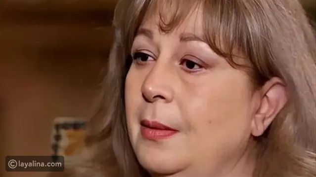 انهيار عمر الفيشاوي لحظة وداع والدته سمية الألفي