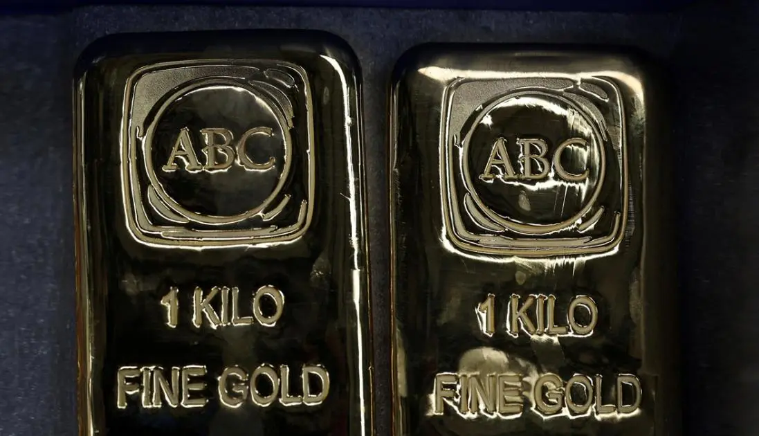 الذهب يصعد قمة جديدة فوق 4383 دولاراً.. والفضة عند 68.5 دولار للمرة الأولى