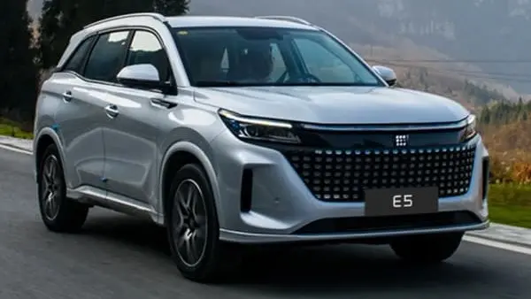 بالسعر والمواصفات.. تعرف على أحدث سيارات ‏DFSK‏ بالسوق المصري ‏