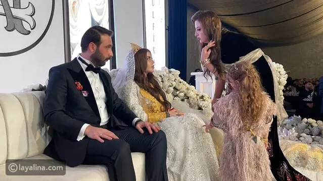 لقطات مبهرة من حفل زفاف تركي عربي فاخر: ثقل وزن الذهب يجبر العروس على الجلوس