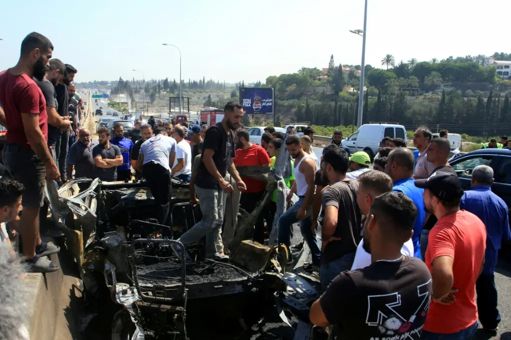 ثلاثة قتلى بغارة إسرائيلية استهدفت سيارة في جنوب لبنان