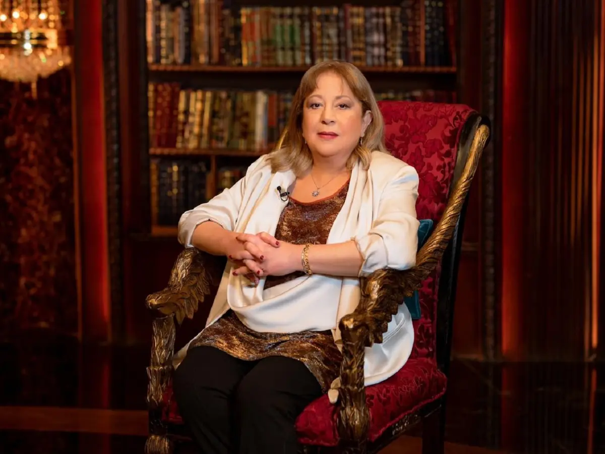 بكاء أحمد الفيشاوي.. أبرز مشاهد عزاء الفنانة سمية الألفي