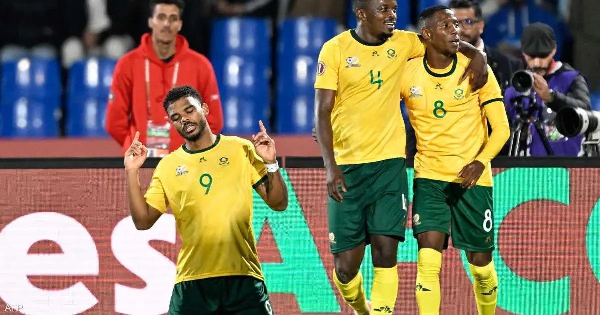 فوستر يقود جنوب إفريقيا لفوز ثمين على أنغولا بهدف رائع