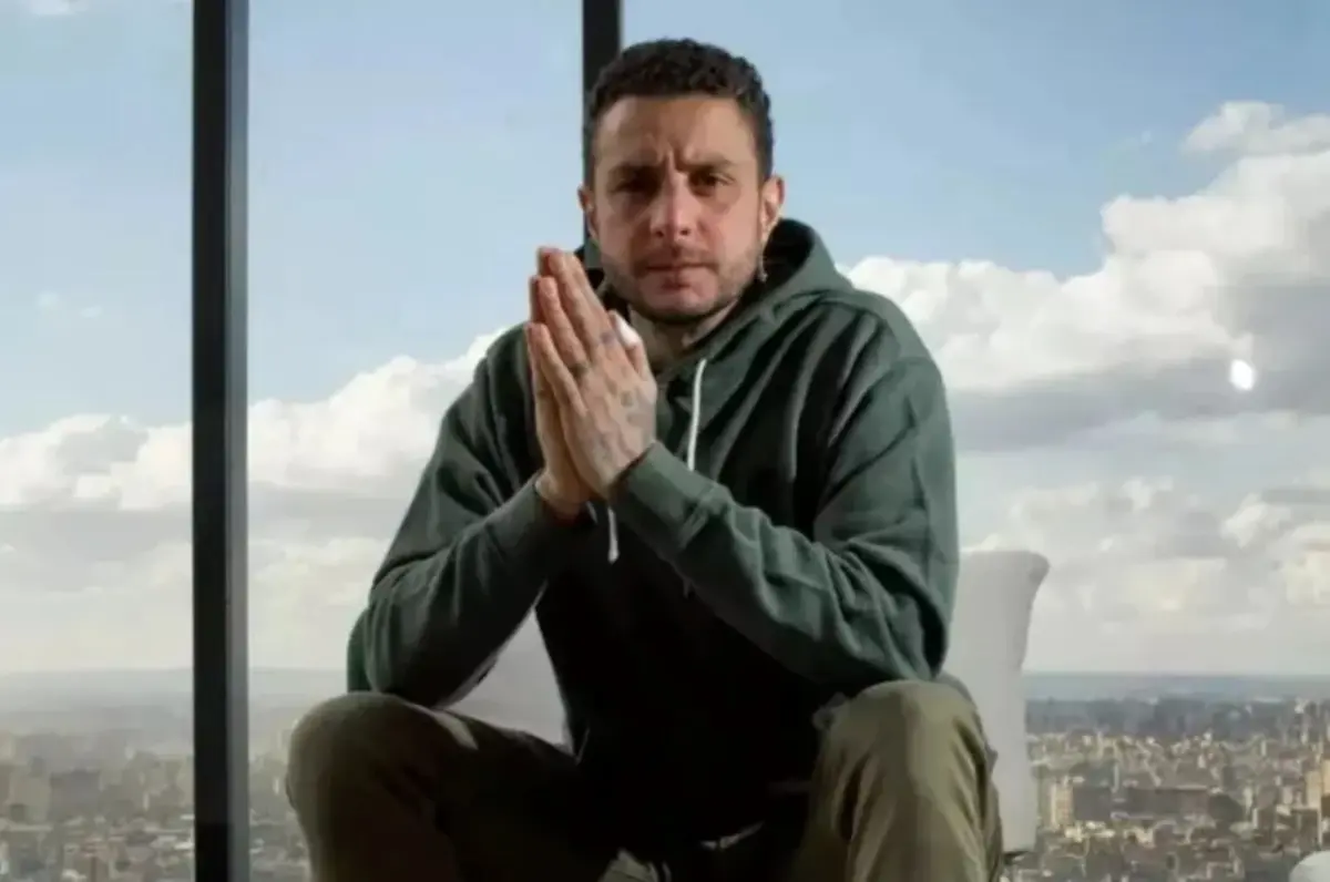 أحمد الفيشاوي في وداع مؤثّر لوالدته سمية الألفي: هتوحشيني