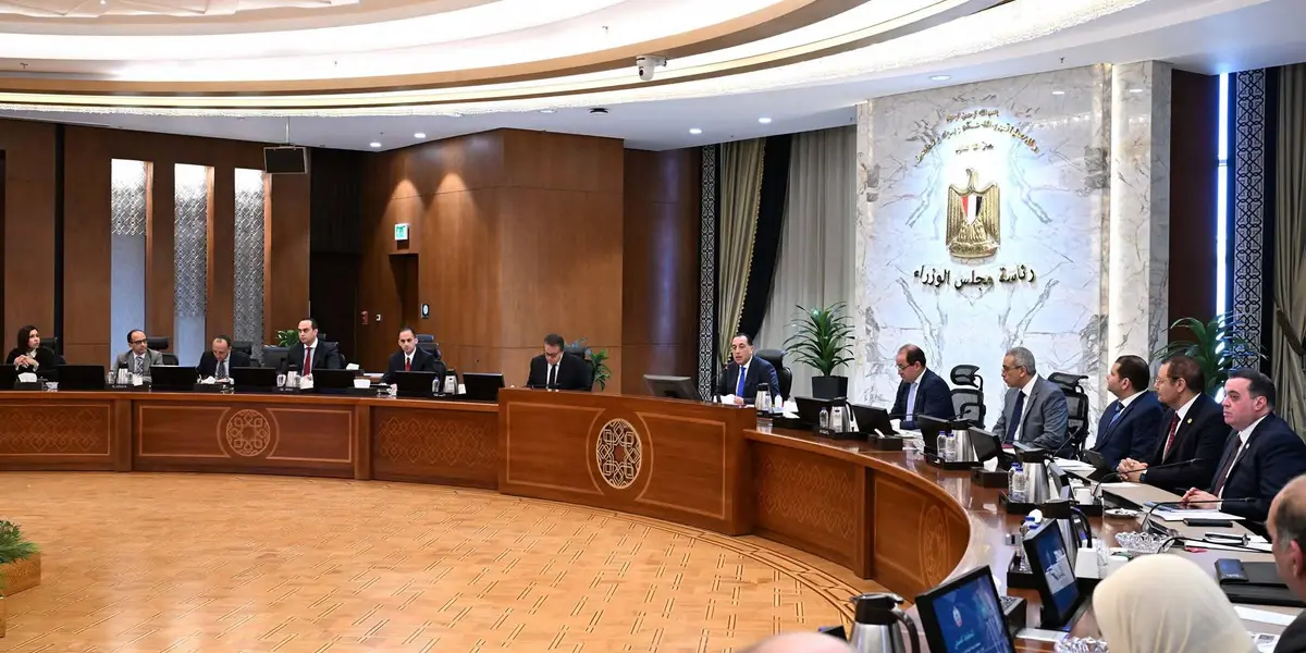 رئيس الوزراء يتابع الموقف التنفيذي لتطبيق المرحلة الثانية من منظومة التأمين الصحي الشامل