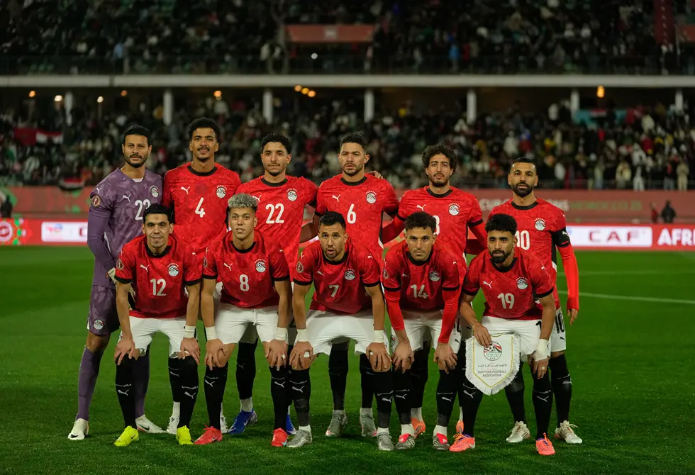 خطأ فادح خلال عزف النشيد المصري في مباراة "الفراعنة" وزيمبابوي (فيديو)