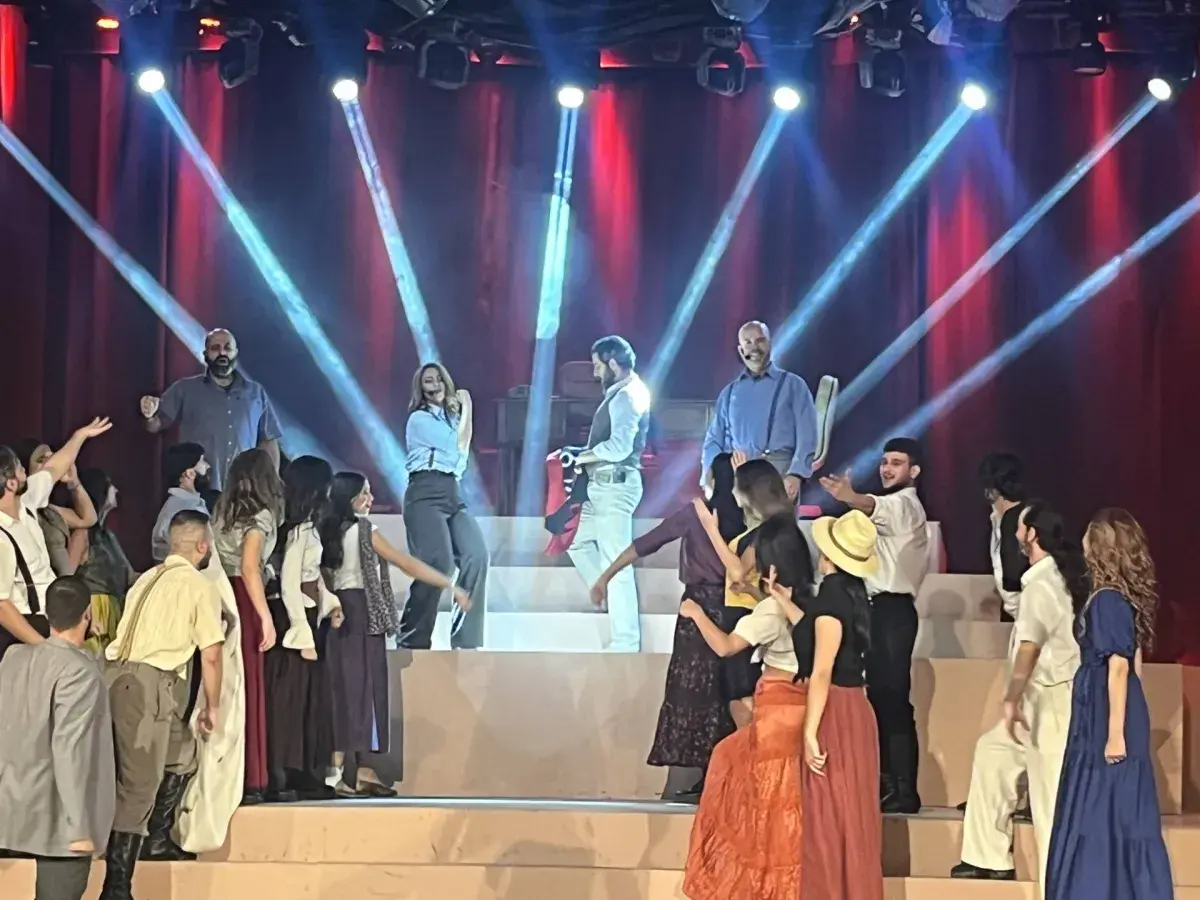 عودة «أنا وغيفارا»... الثورة والإنسانية على خشبة «جورج الخامس»