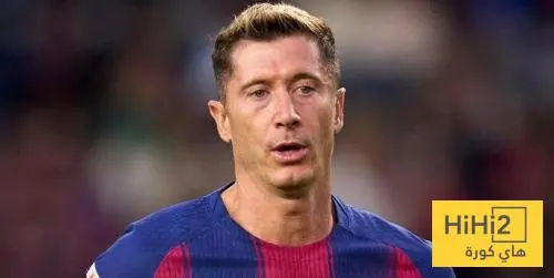 اسطورة بولندا يعلق على مستقبل ليفاندوفسكي مع برشلونة