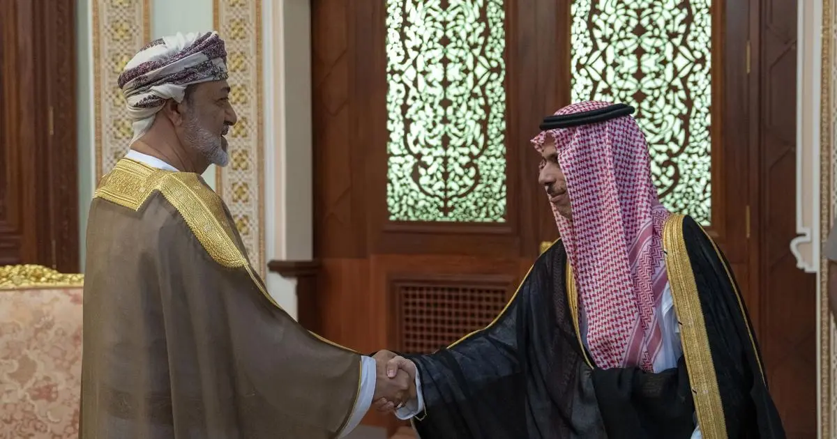 سلطان عُمان يبحث مع بن فرحان التعاون الإقليمي
