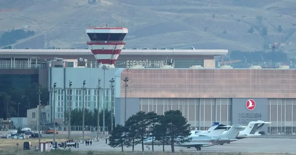 وزير الداخلية التركي: انقطاع الاتصال بطائرة تقل رئيس الأركان الليبي محمد علي الحداد