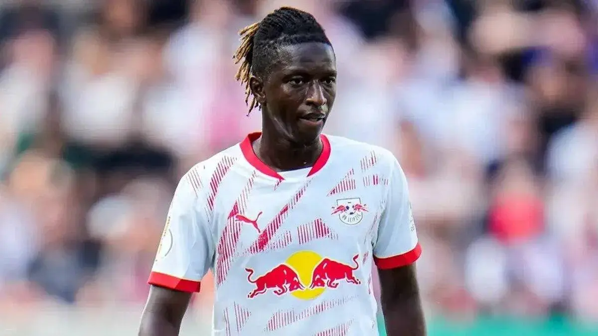 لانس يعزز وسطه بالدولي المالي حيدارا