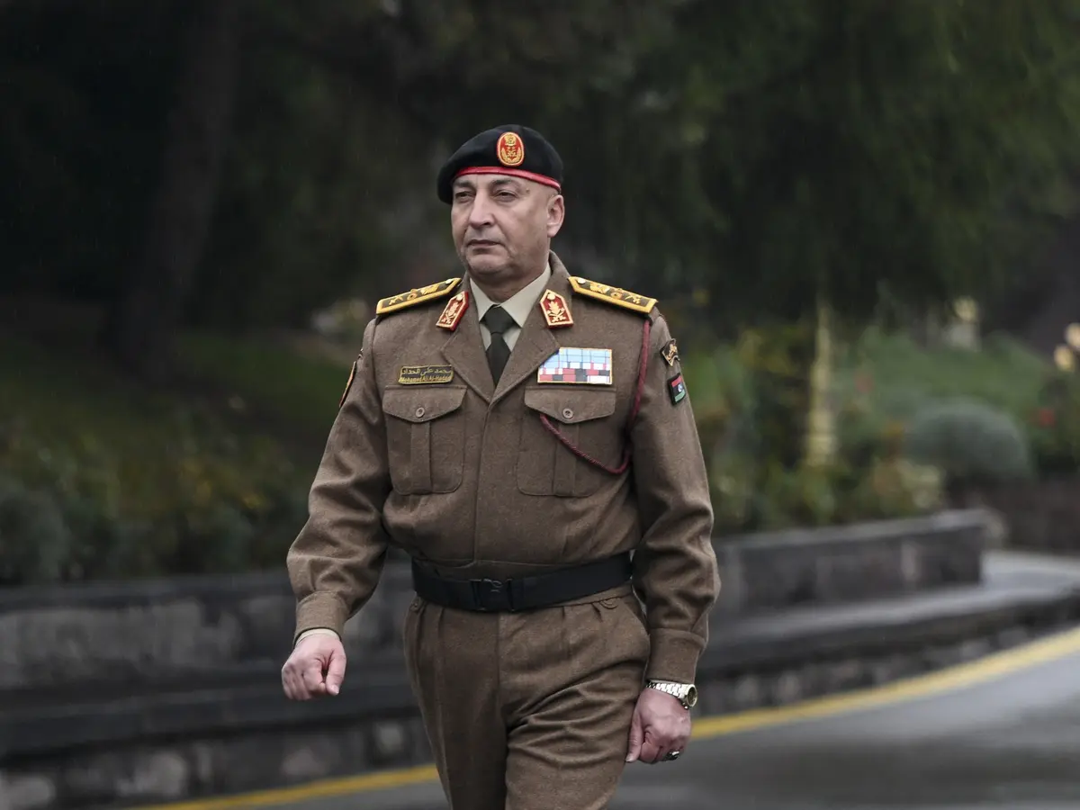 من هو رئيس الأركان الليبي ومن كان برفقته في الطائرة المنكوبة؟