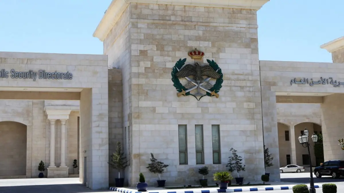 الأمن العام: وفاة وإصابتان بانفجار جسم متفجر قديم عثر عليه أشخاص خلال جمع الخردة بمنطقة الظليل في الزرقاء