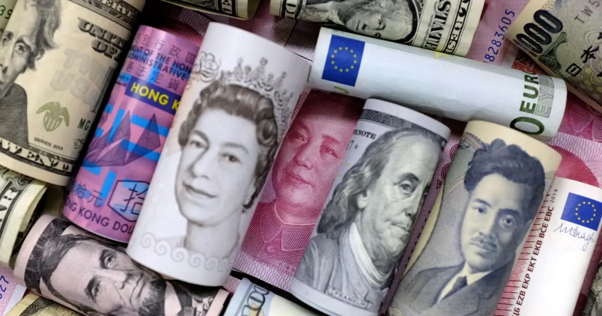 الاحتياطيات العالمية من الدولار تتراجع لصالح اليورو والين