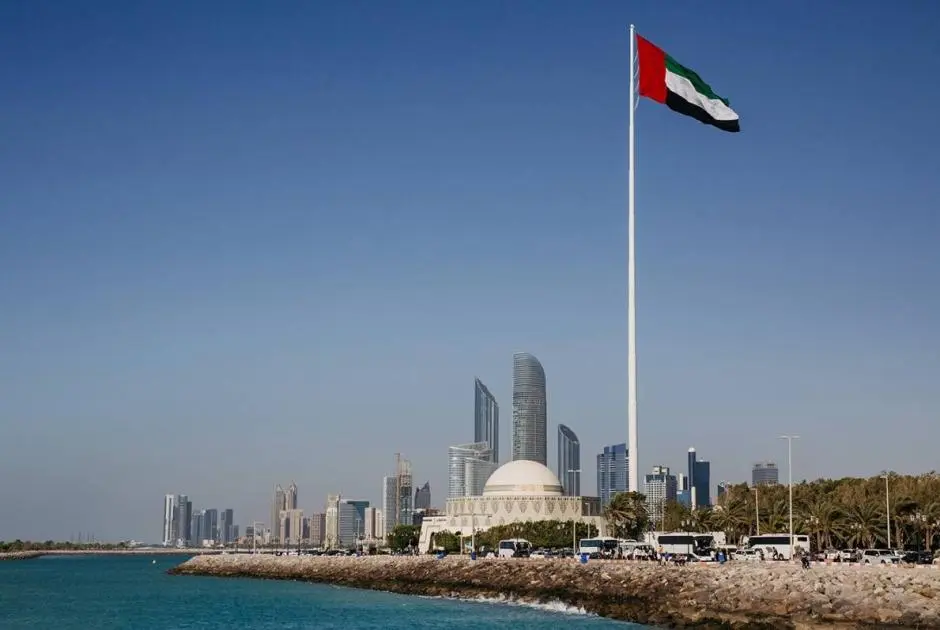 الإمارات الـ23 عالمياً في تبنّي الذكاء الاصطناعي