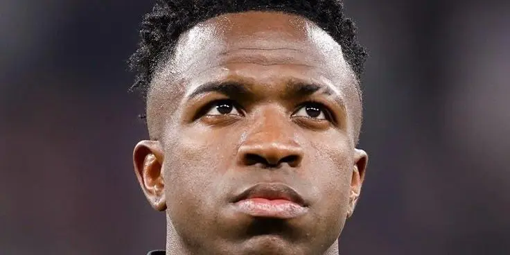 فينيسيوس يشعر بقلة الدعم في ريال مدريد