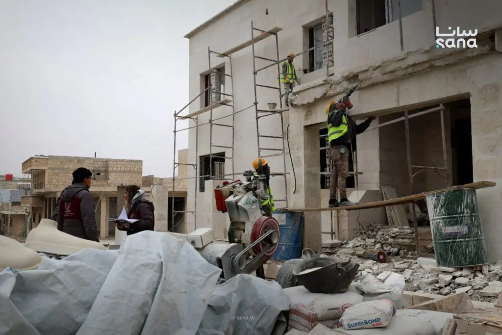 معرة النعمان بإدلب تستعد لتشغيل مبنى المصالح العقارية والمالية بعد ترميمه