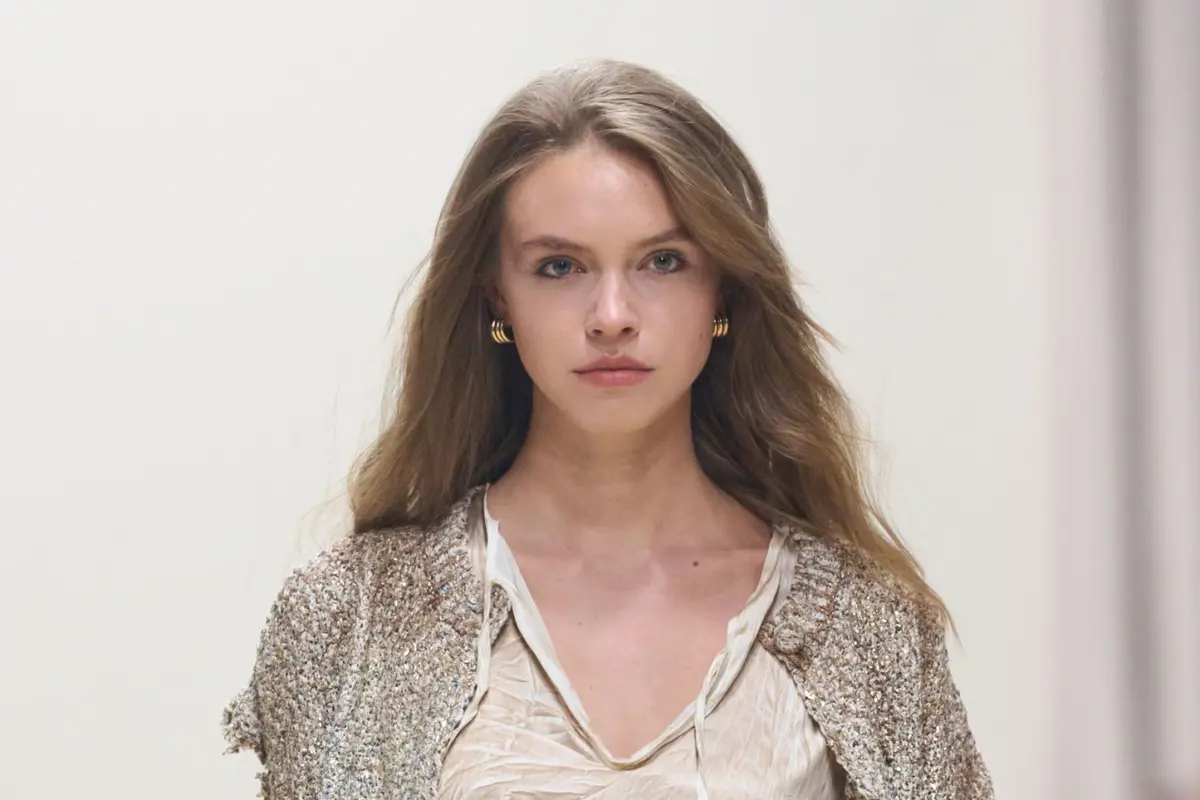 أبرز صيحات الشعر لعام 2026.. من الغرة إلى الشعر الميتاليك البلاتيني