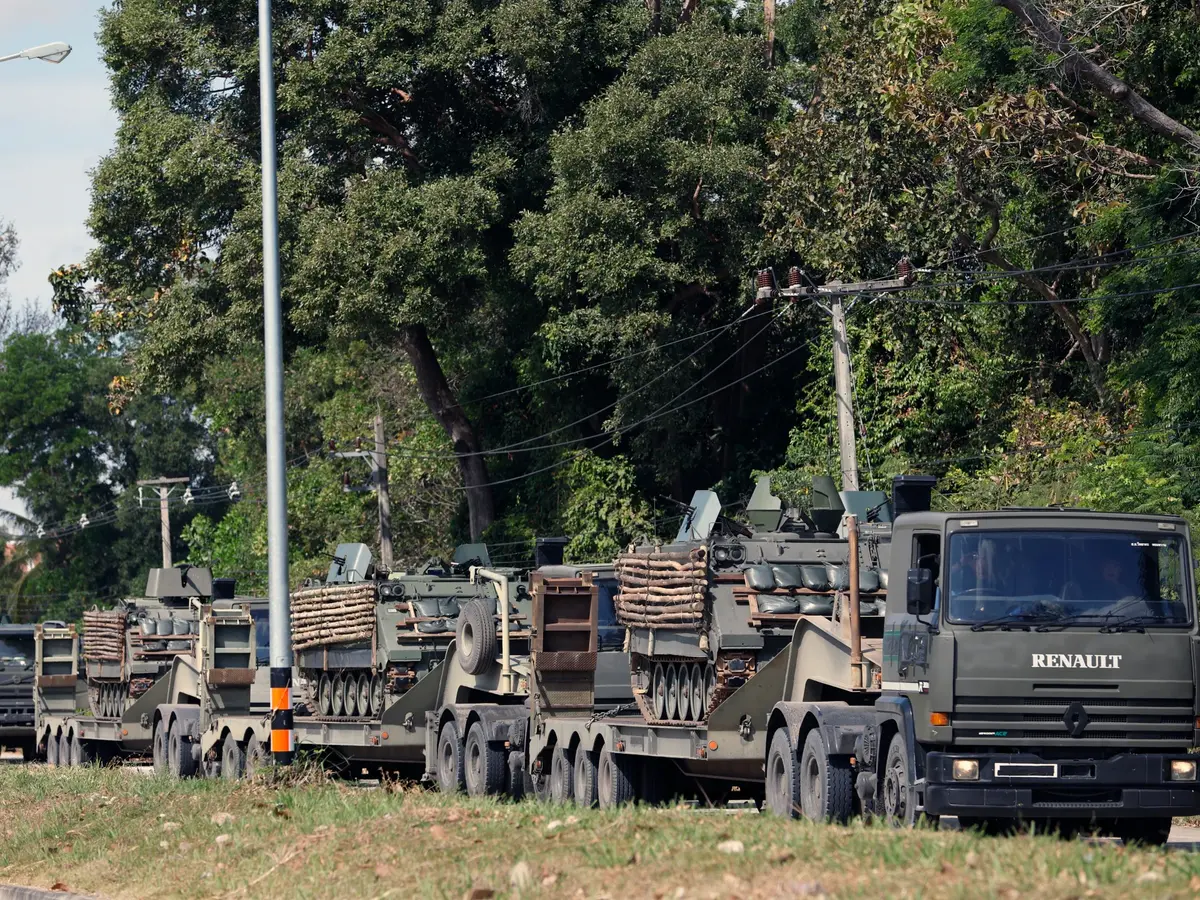 تايلند وكمبوديا تواصلان تبادل إطلاق النار عبر الحدود ومساع للتهدئة