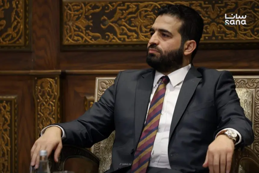 الوزير خطاب يطلع على عمل مركز معالجة بيانات تطبيق "صوتك وصل"