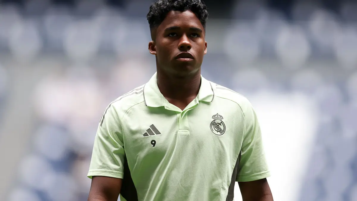 رسميًا.. ليون يضم إندريك من ريال مدريد